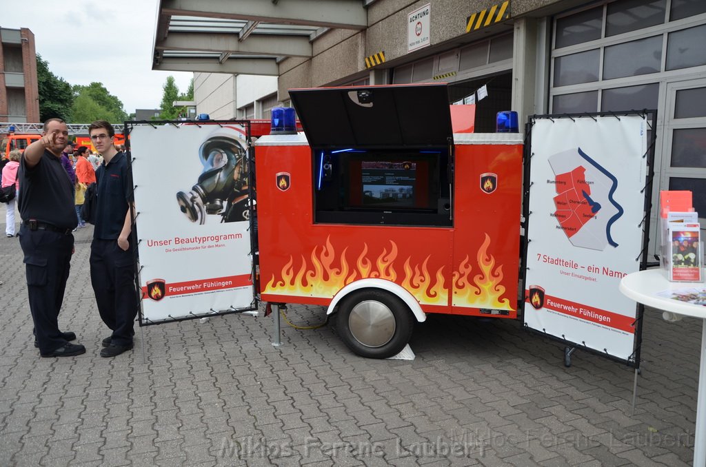 Tag der Offenen Tuer BF Koeln Weidenpesch Scheibenstr P146.JPG